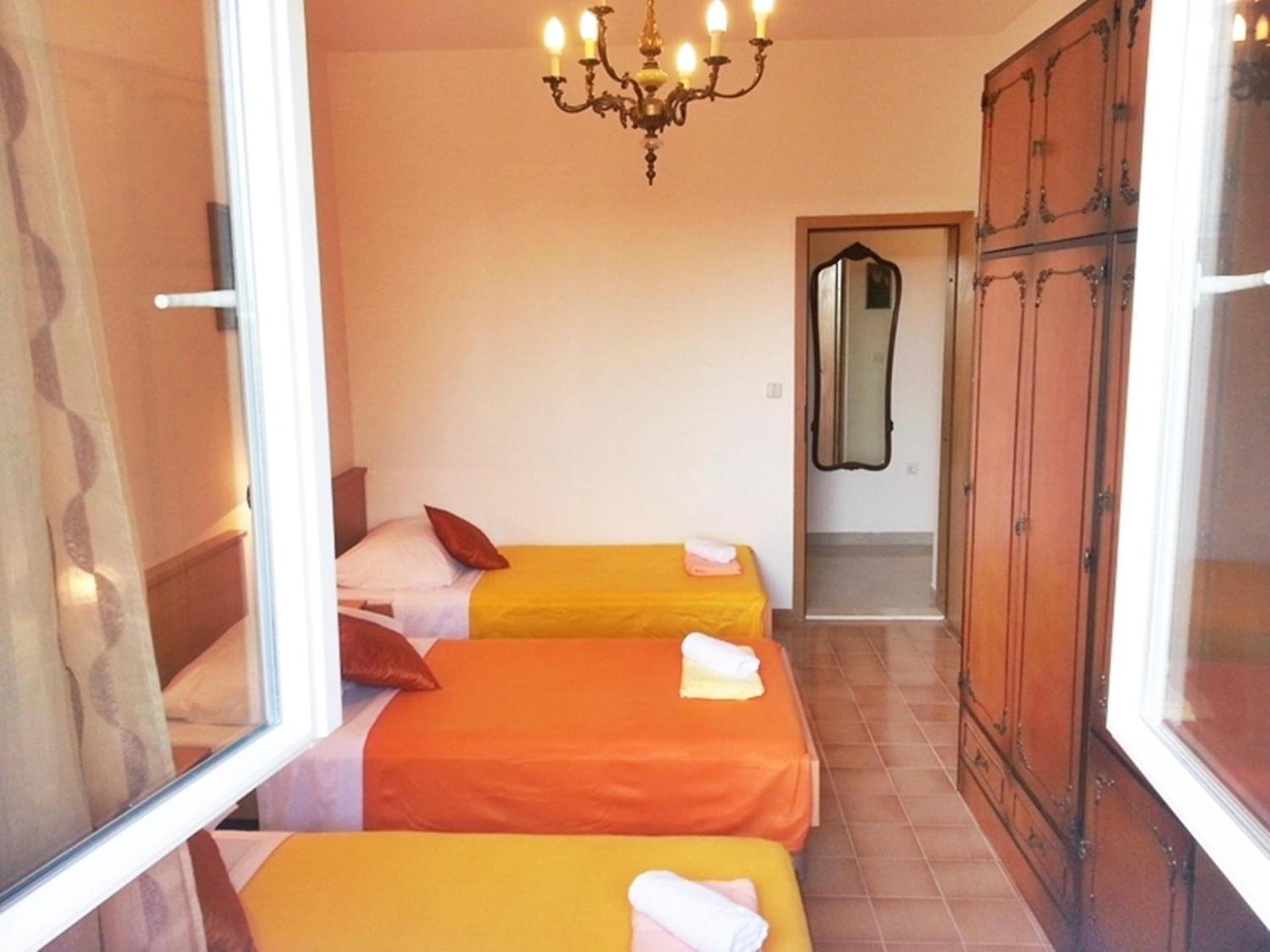 Apartments By The Sea Krilo Jesenice, Omis - 15145 Jesenice  Rum bild