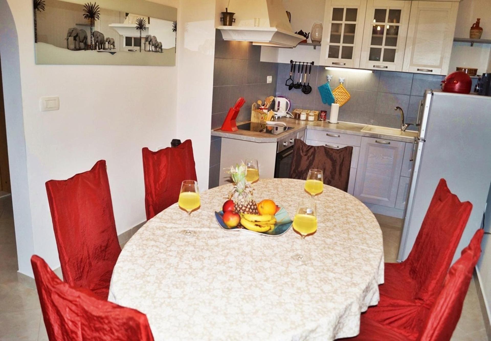 Apartments By The Sea Krilo Jesenice, Omis - 15145 Jesenice  Rum bild